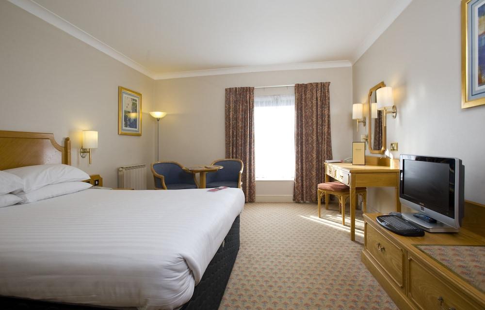 Hogs Back Hotel & Spa Nr Farnham Farnham  Esterno foto