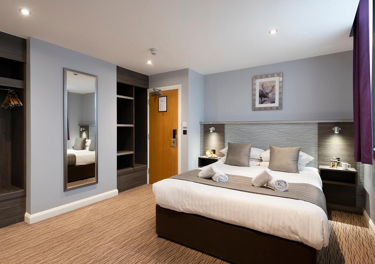 Hogs Back Hotel & Spa Nr Farnham Farnham  Esterno foto