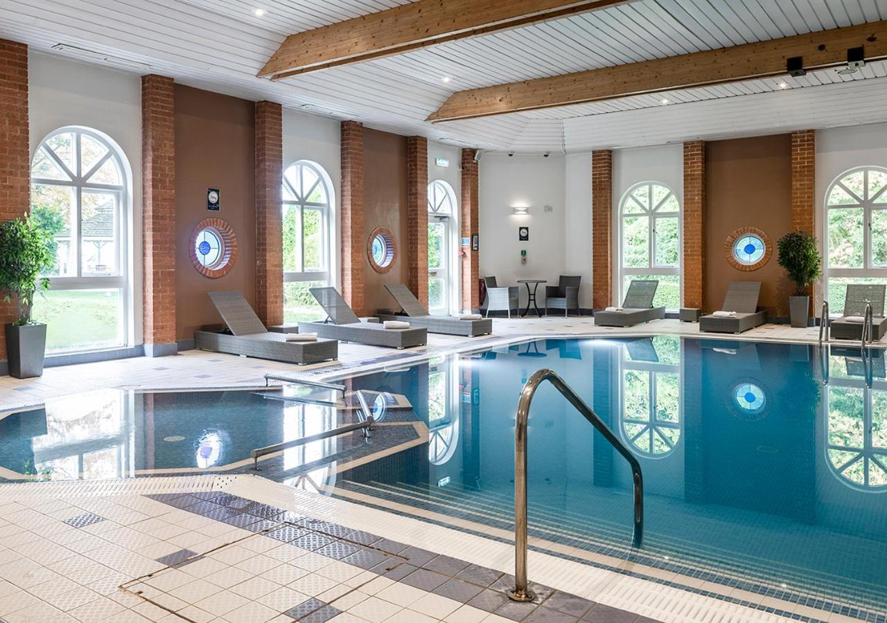 Hogs Back Hotel & Spa Nr Farnham Farnham  Esterno foto