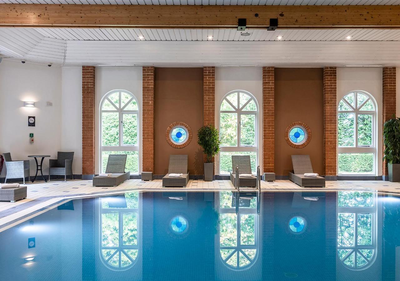 Hogs Back Hotel & Spa Nr Farnham Farnham  Esterno foto