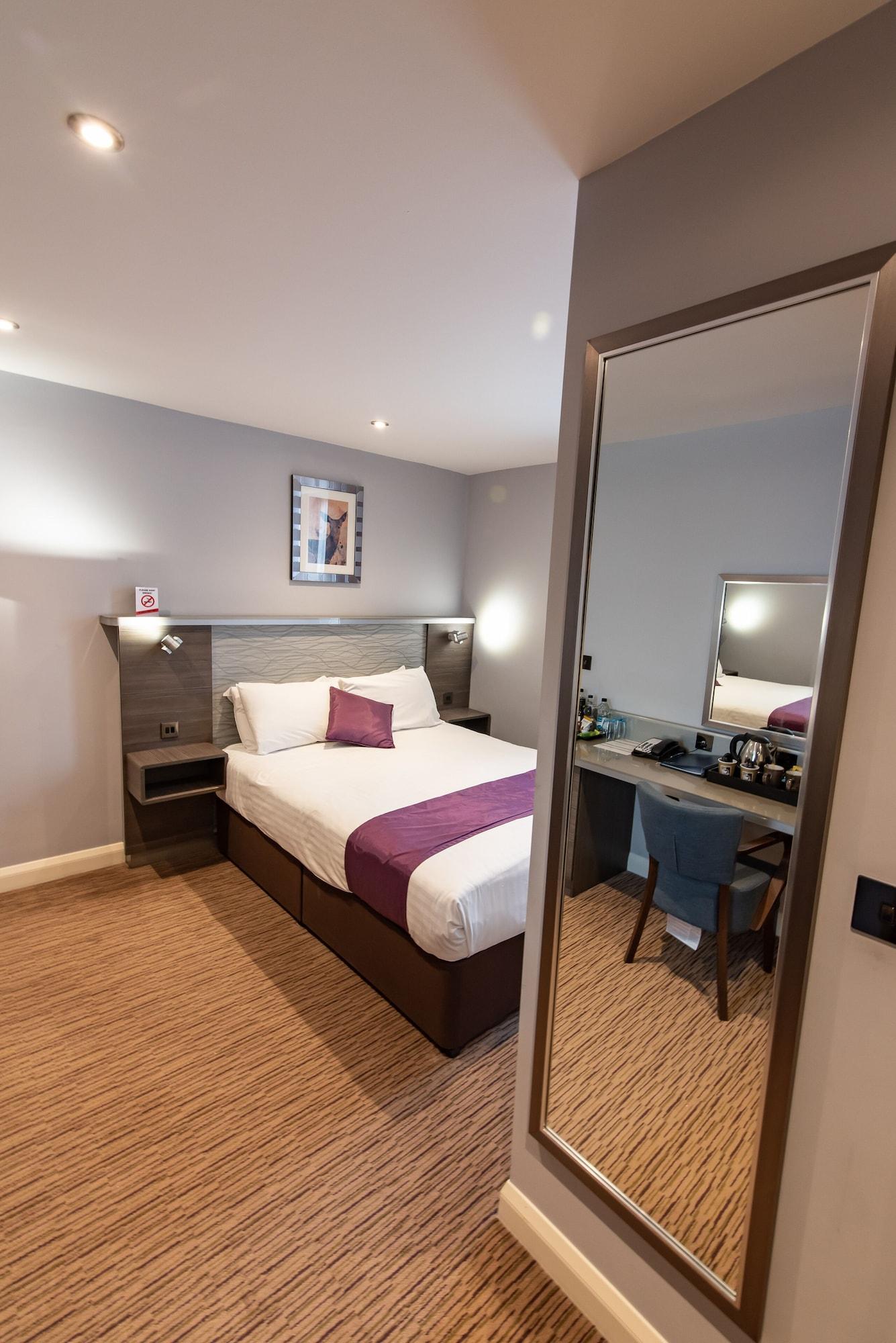 Hogs Back Hotel & Spa Nr Farnham Farnham  Esterno foto