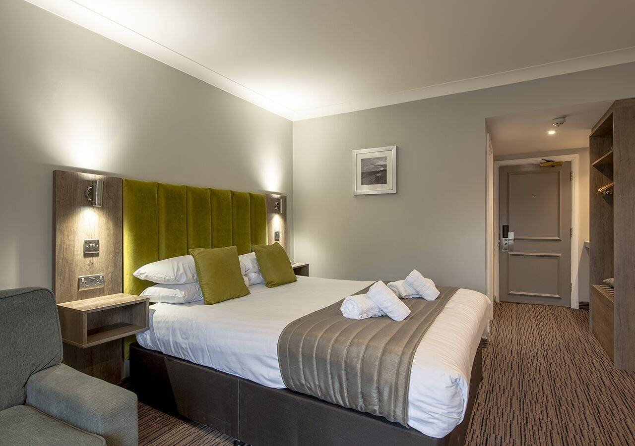 Hogs Back Hotel & Spa Nr Farnham Farnham  Esterno foto