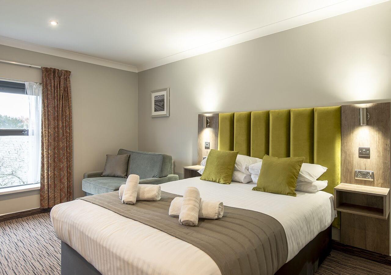 Hogs Back Hotel & Spa Nr Farnham Farnham  Esterno foto